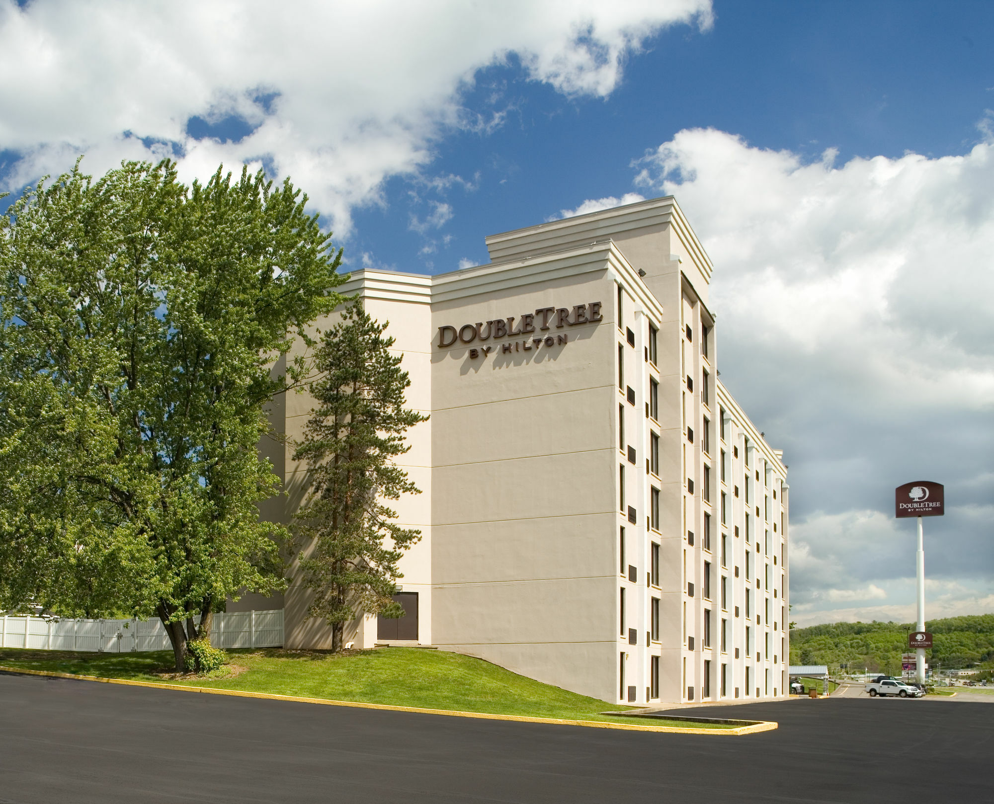 Doubletree By Hilton Pittsburgh - Meadow Lands Hotell Washington Exteriör bild